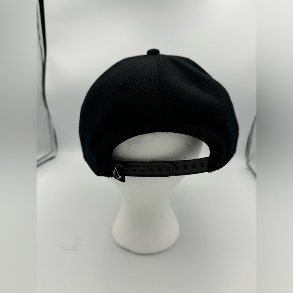 Assassin's Creed black and white snapback hat snapback - Picture 3 of 5
